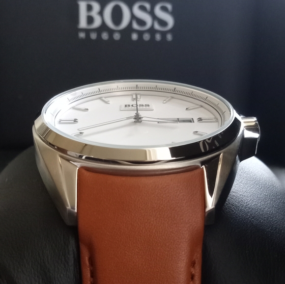 Hugo Boss Men's Driver 1513119 Light Brown Leather Analog Quartz Watch Brand new - Picture 6 of 13